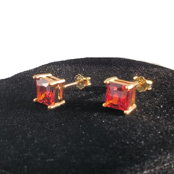 Mens 18K Gold 2ct Red Ruby Square Stud Earrings Princess Cut Studs Jewelry NEW - Picture 8 of 8